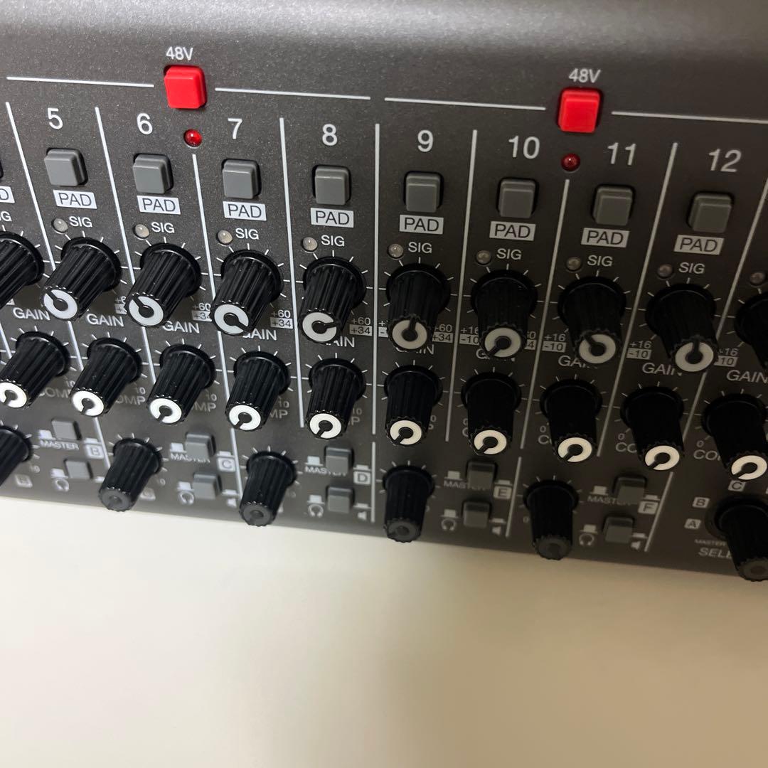 ZOOM LiveTrak L-20R デジタルミキサー