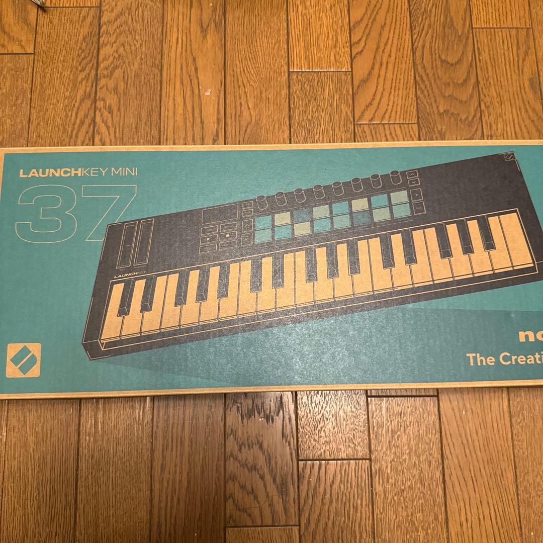 Launchkey Mini 37 MIDIキーボード