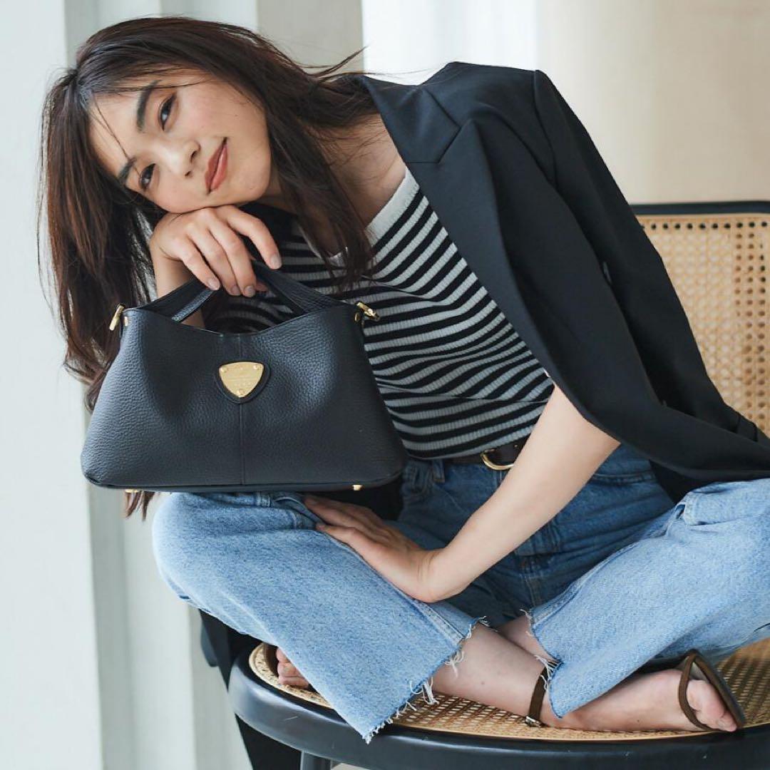 【新品】ATAO チヴィ 2Way バッグ ブラック　レザー ショルダーバッグ