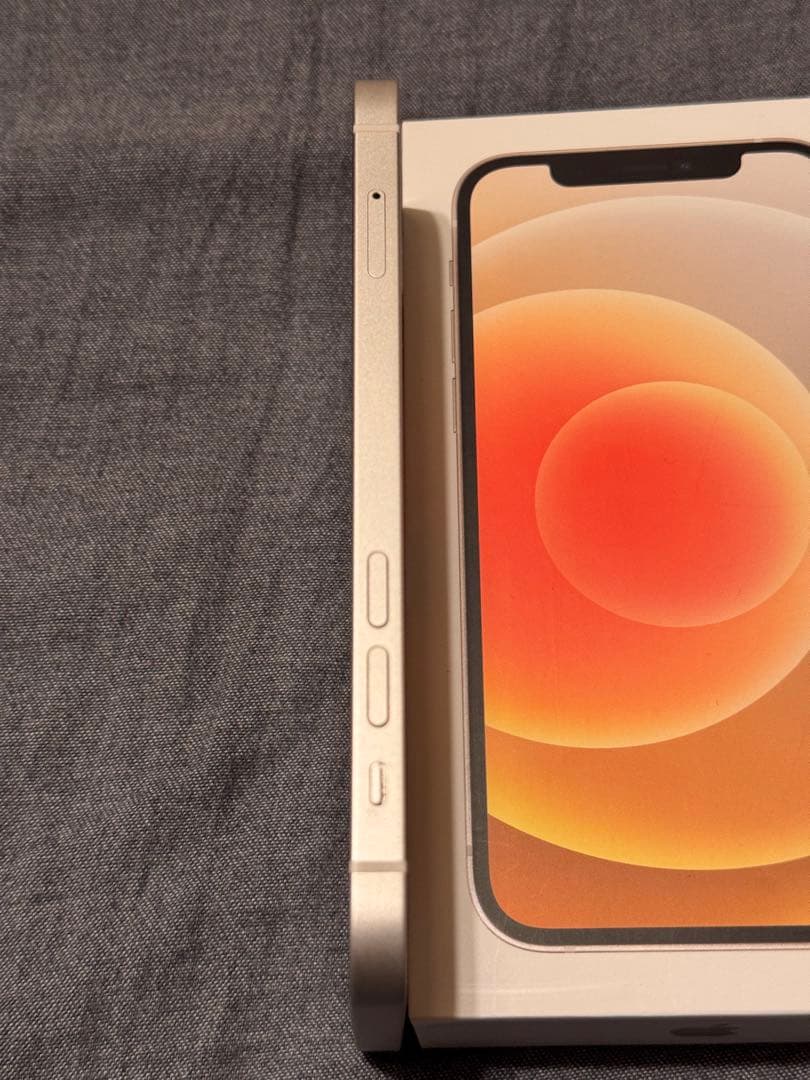 Apple iPhone12 ホワイト64GB 美品