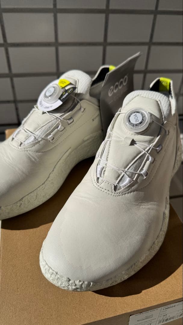 エコー BIOM H5 スパイクレス ゴルフシューズ　白　EU43 27cm