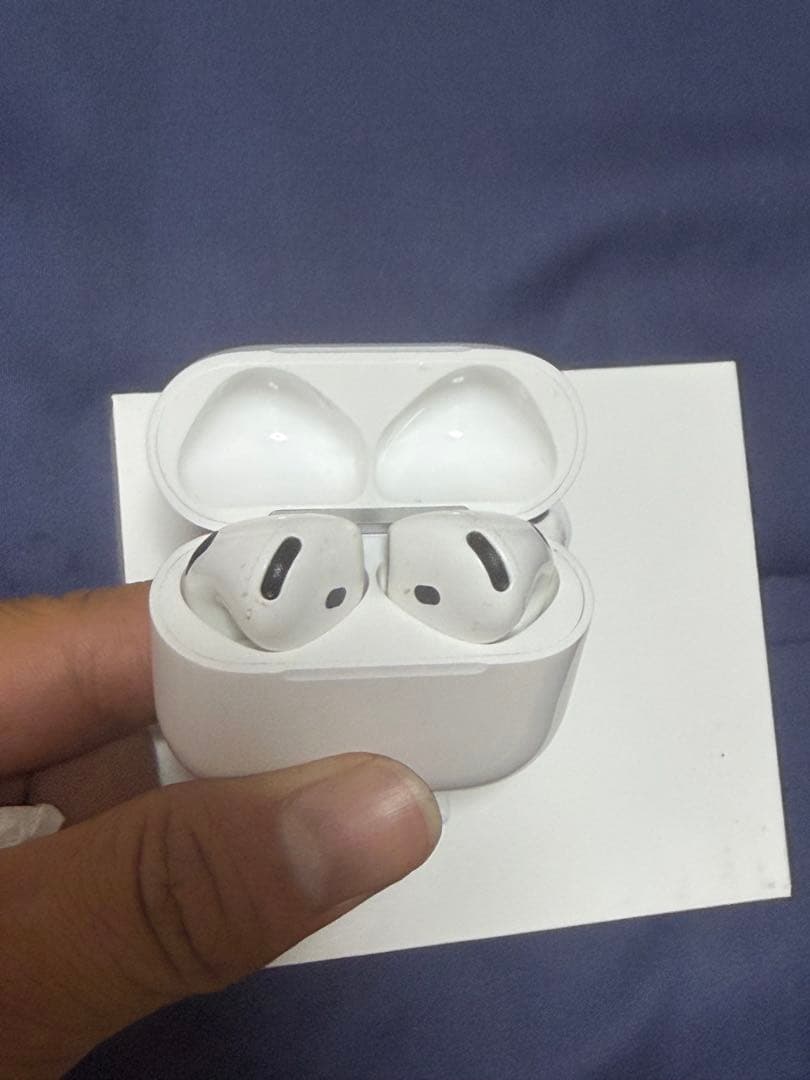 AirPods第4世代ノイズキャンセリング 箱あり ＋1000円でケース付き