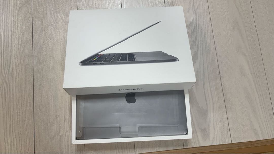 MacBook本体 MacBookpro 2020 16g 512g i7
