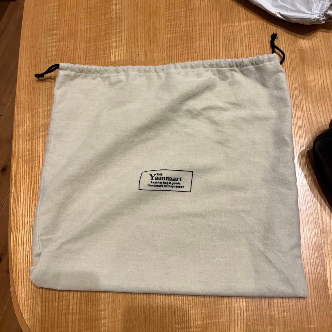 Yammart(ヤマート) カウレザーがま口ラウンド型ハンドバッグ　美品