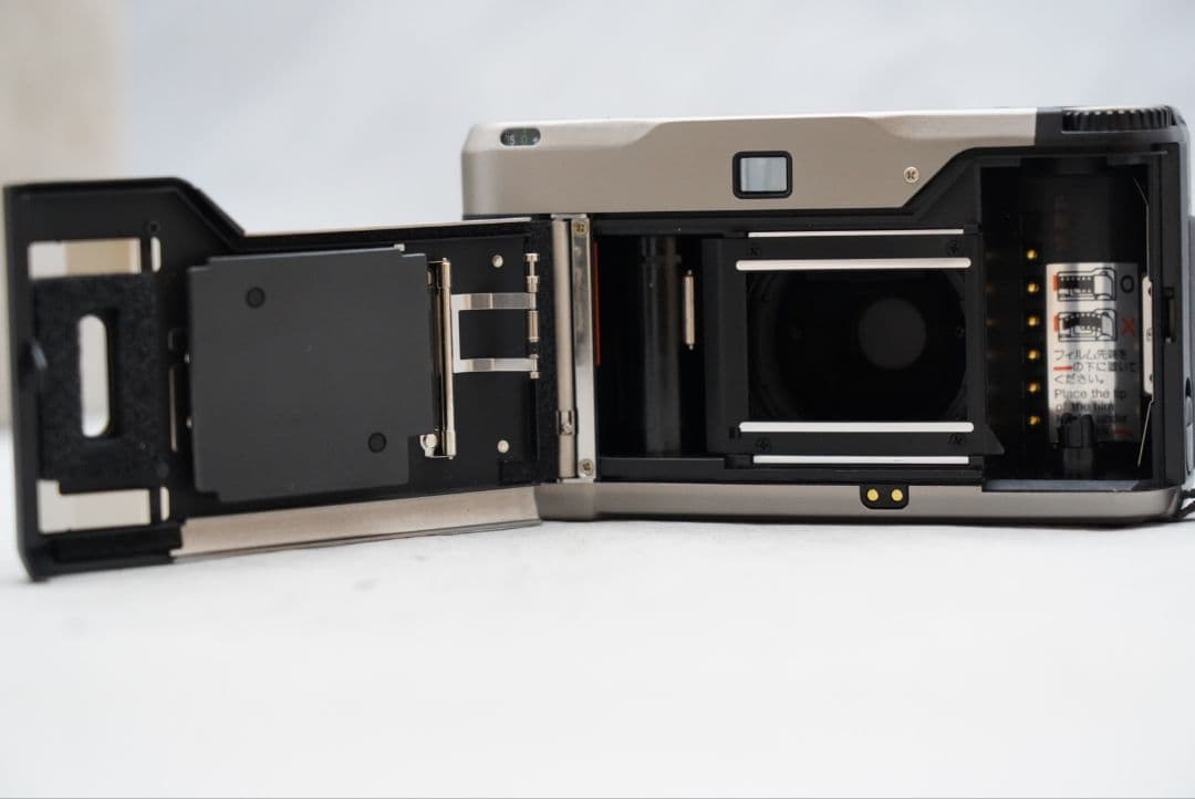 ☆大人気カメラ☆ コンタックス T2 ゾナー 38㎜ F=1:2.8 クローム