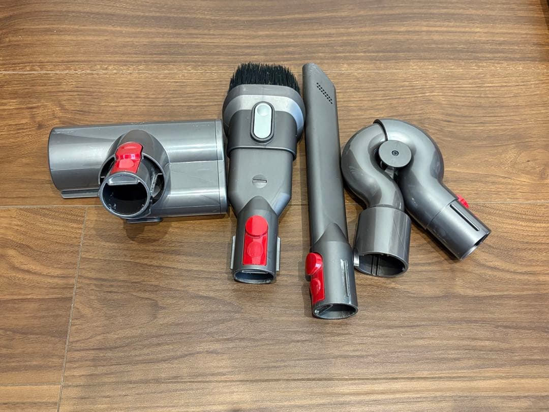 ※お値下げ中＊ダイソン　Dyson v8 fluffy 掃除機　一部ジャンク品