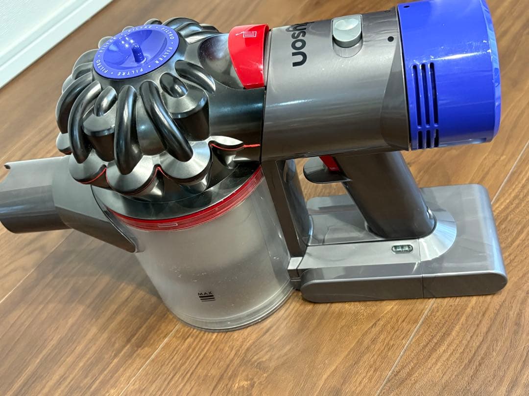 ※お値下げ中＊ダイソン　Dyson v8 fluffy 掃除機　一部ジャンク品
