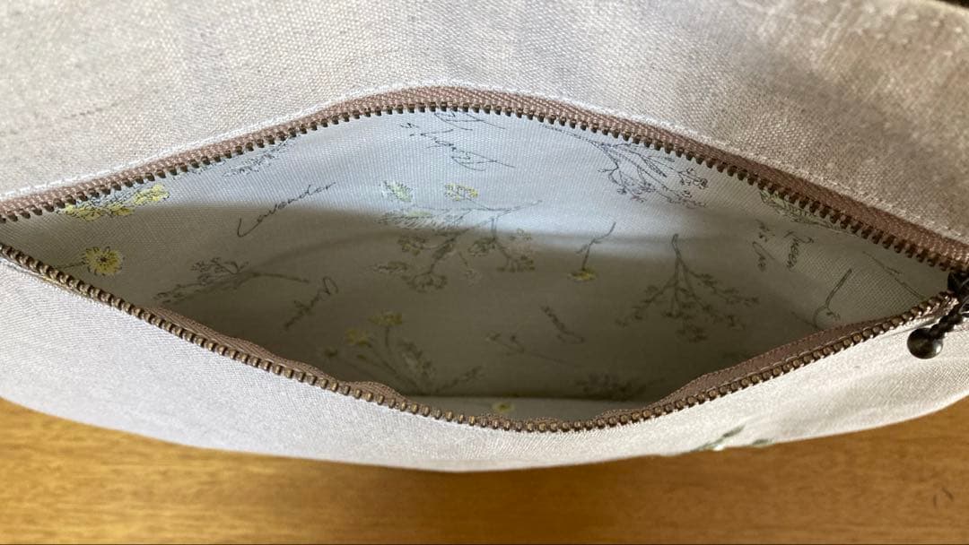 ハンドメイド手刺繍バッグ