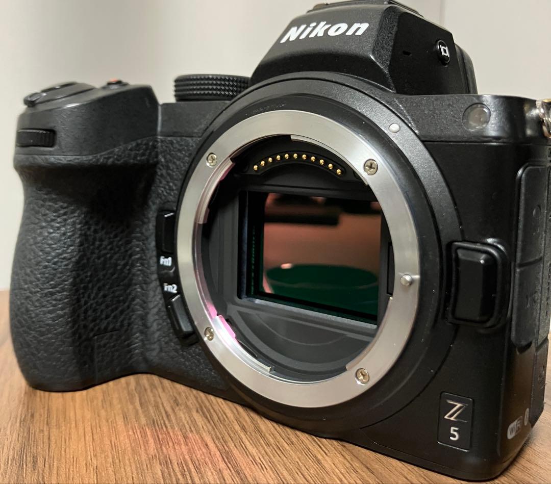 カ*ニ様 【美品】Nikon Z5、MB-N10、EN-EL15c ×2 ミラー