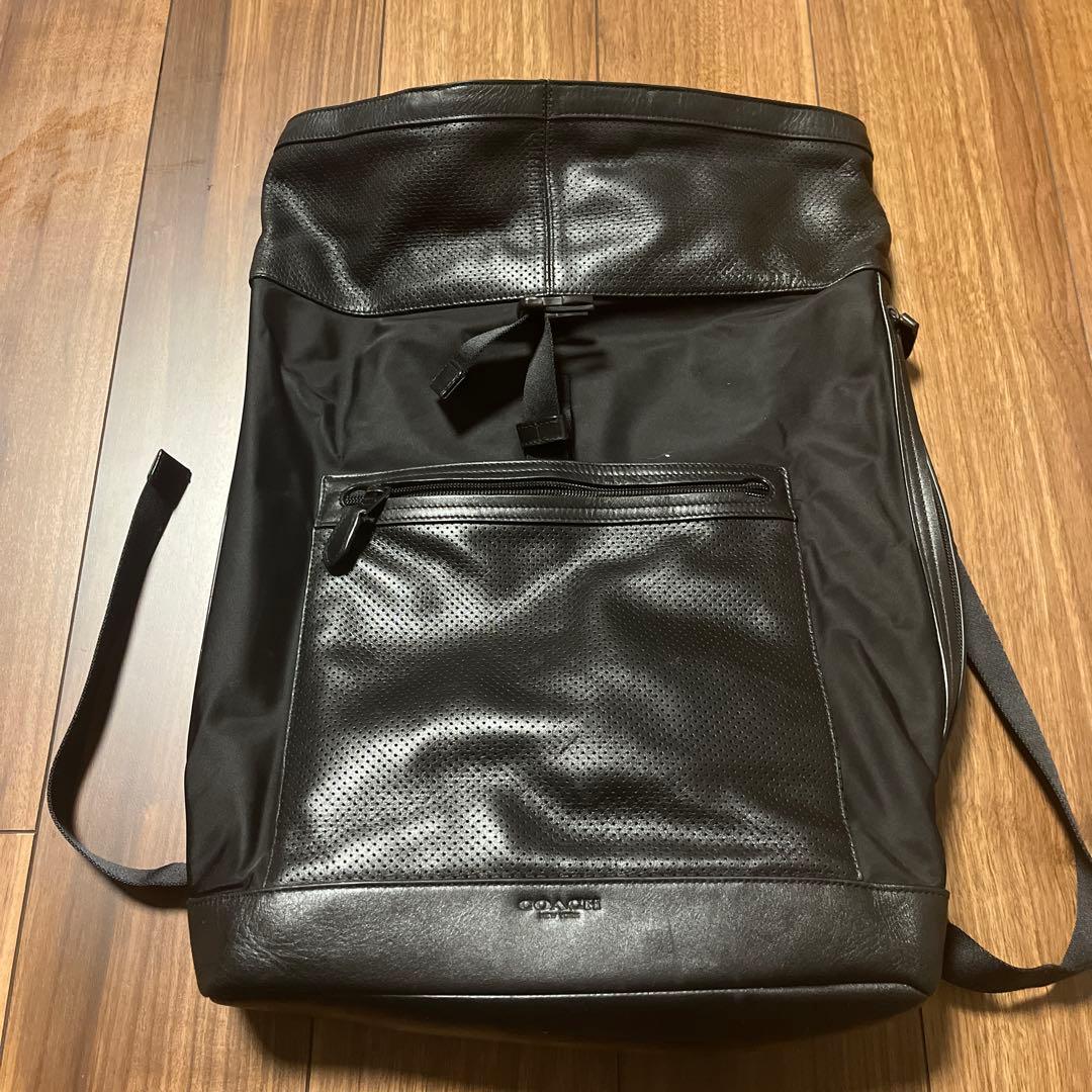 【としゆき】COACH ブラック ロールトップリュック