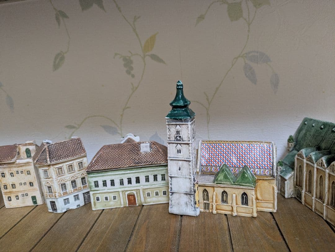 希少 ミニチュアハウス 教会 海外 土産 クロアチア ドールハウス zagreb