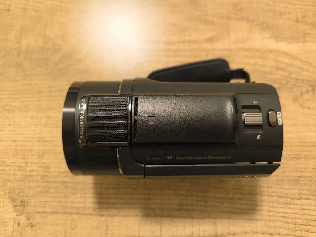 ソニー　4Kビデオカメラ　FDR-AX40