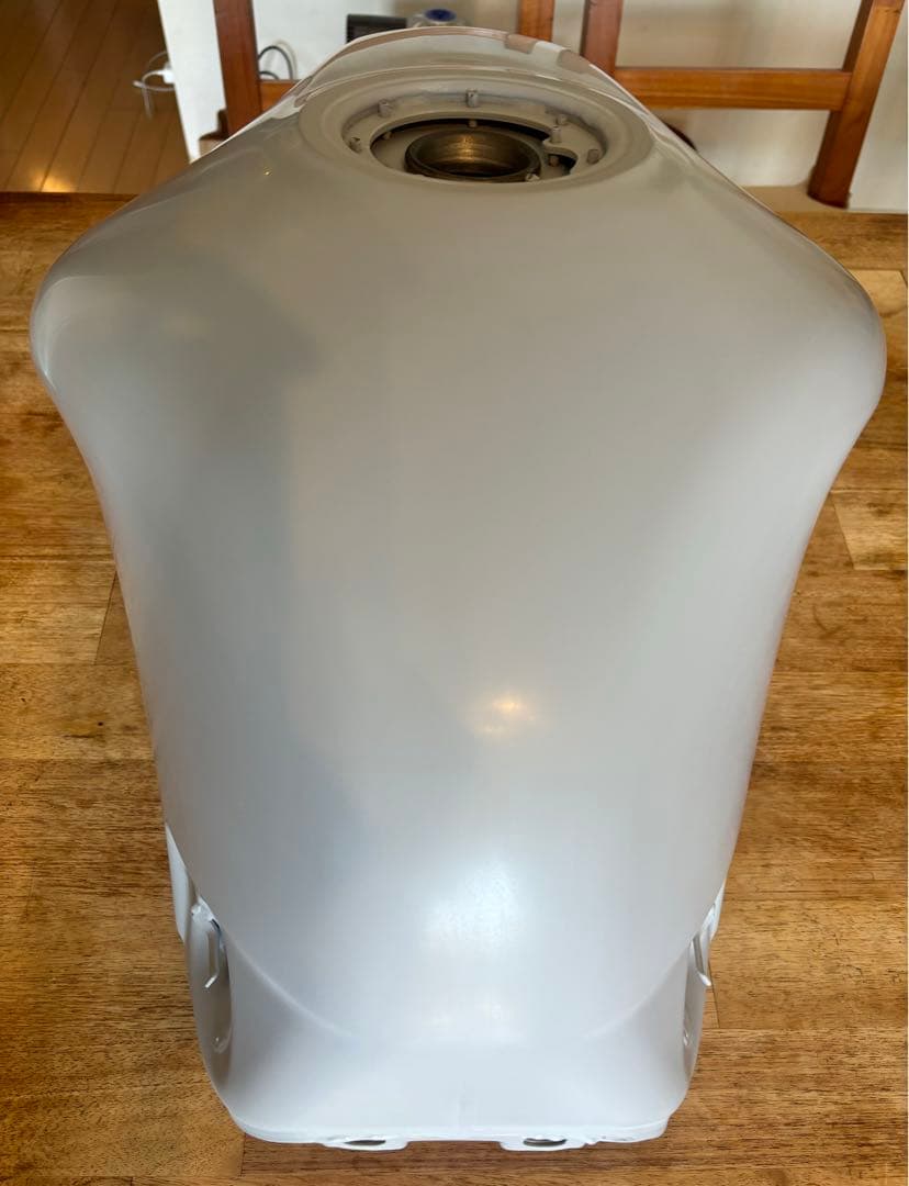 ZR-7 カワサキ　純正タンク レストア品　仕上げ用