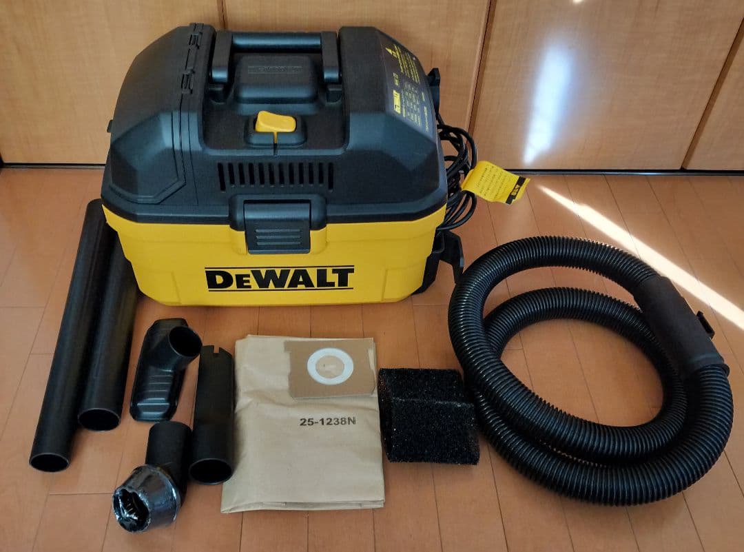 乾湿両用 バキュームクリーナー 掃除機 デウォルト DeWALT DXV04T