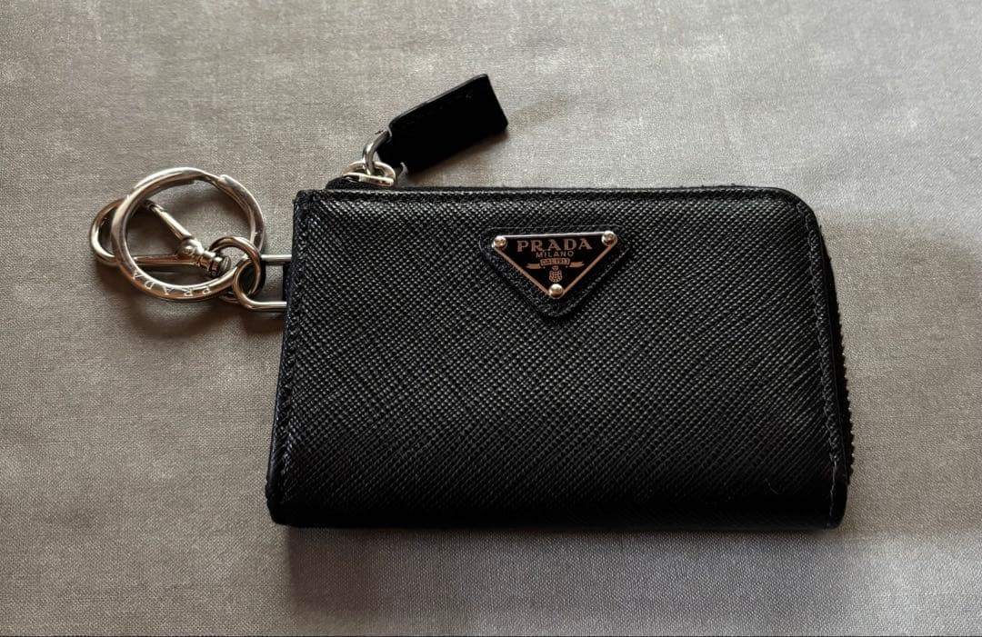 PRADA キーケース サフィアーノレザー ブラック ギャランティ付き