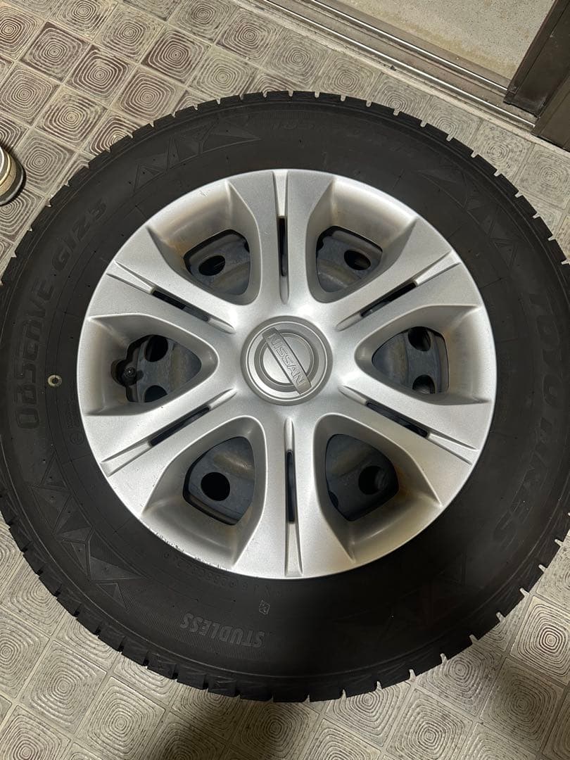 日産 スタッドレスタイヤ 185/70R14 ホイールセット