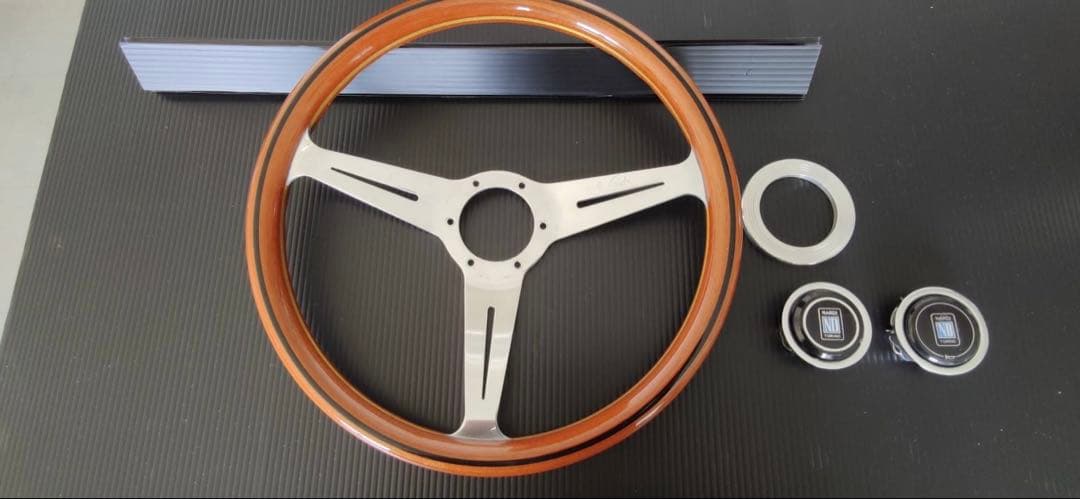 【当時物】NARDI ステアリング クラッシックウッド &ポリッシュ 37Φ