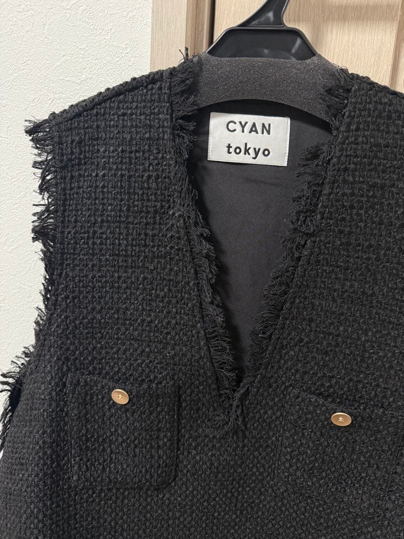 ＊かずみmama＊様★今期新作CYAN TOKYO バックオーバーツイードベスト
