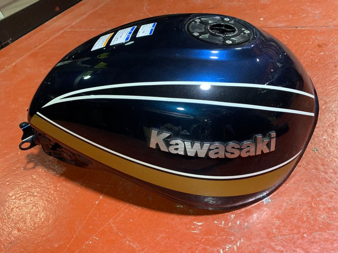 Kawasaki Z900RS 純正タンク