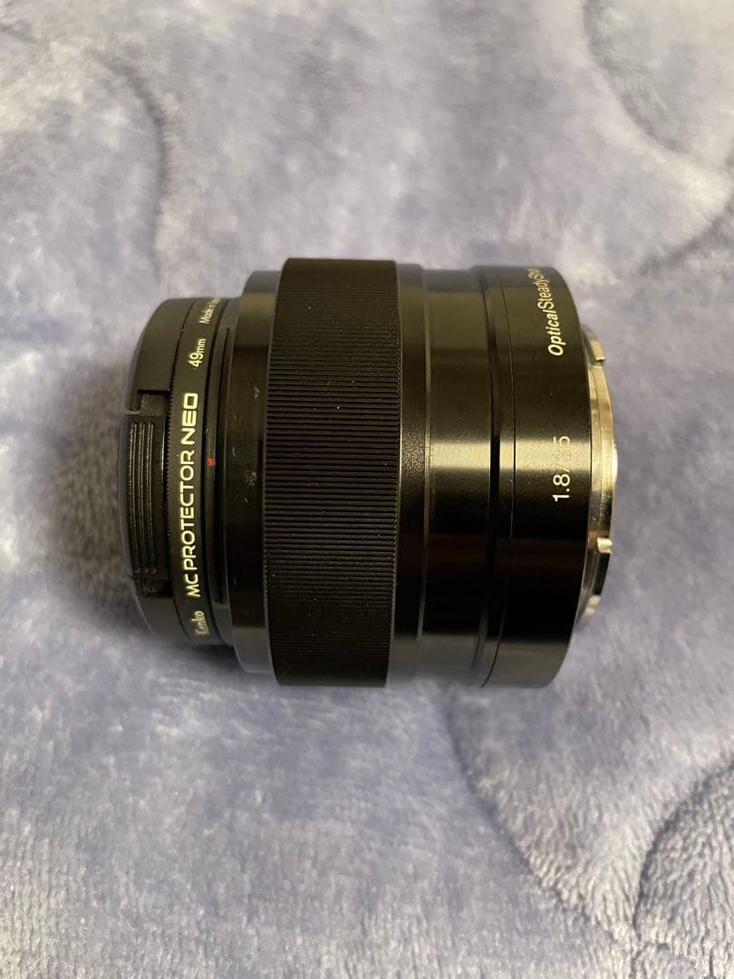 SONY E 35mm F1.8 OSS レンズ