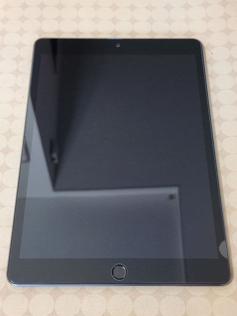 Apple iPad(第8世代)グレー 本体 wifi モデル 128GB