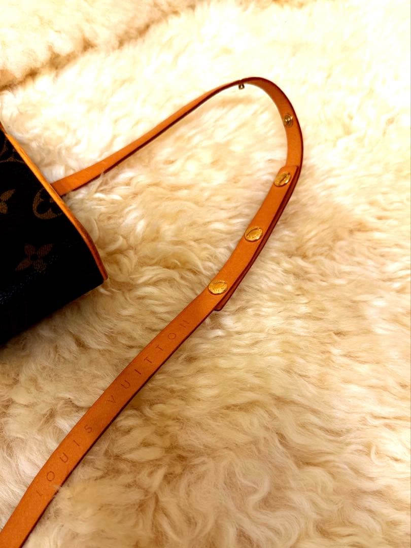 LOUIS VUITTONルイ ヴィトン　 ポシェット・フロランティーヌ