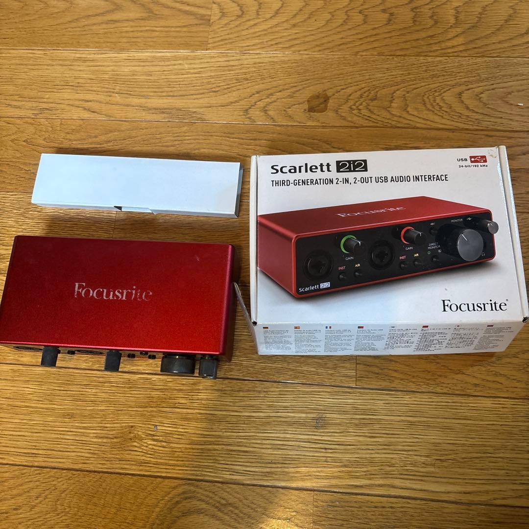 Focusrite Scarlett 2i2 オーディオインターフェイス