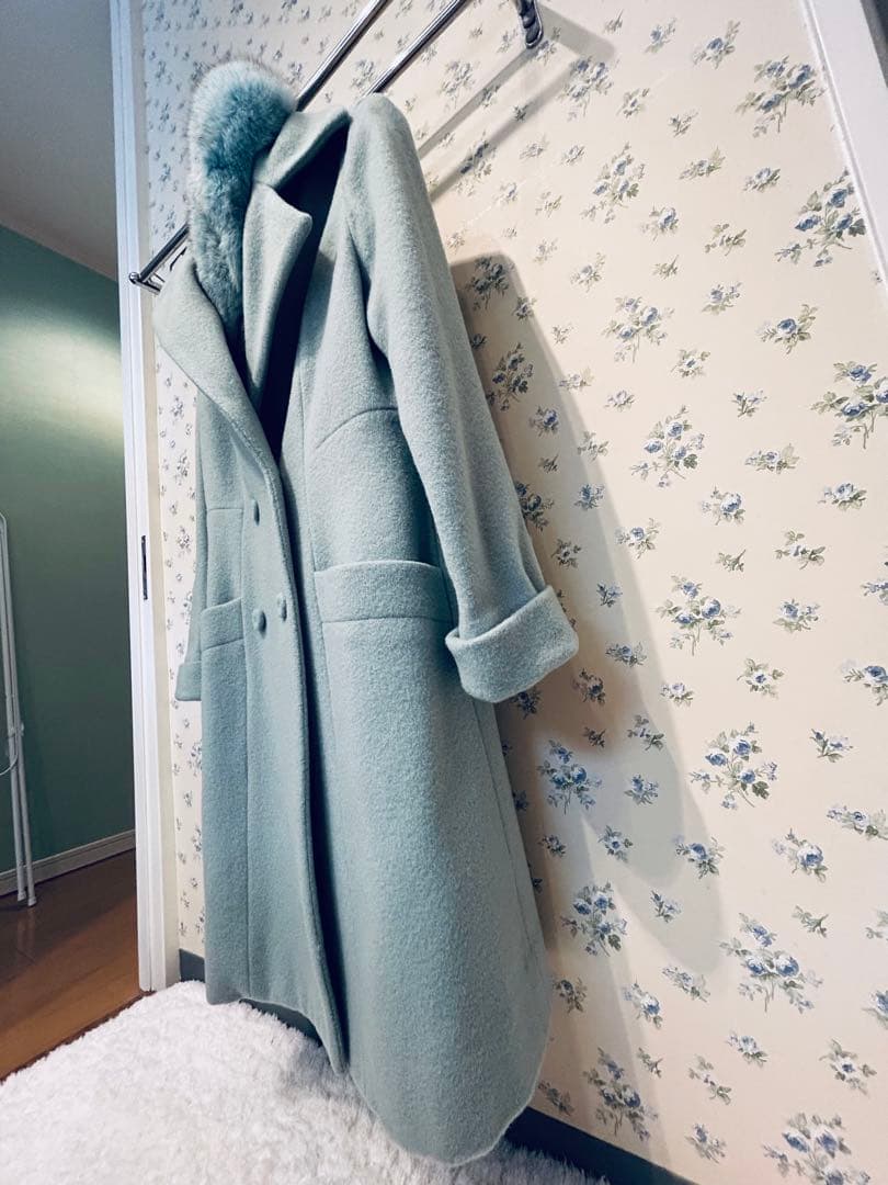 ティファニーブルーコート値下げしました！ブルーグレー　ウール100% グレー