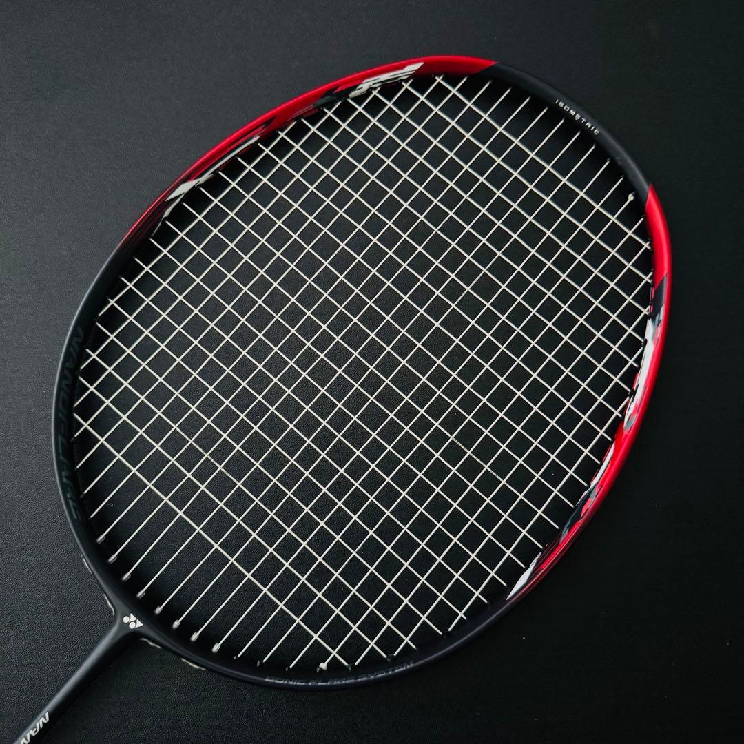 【美品】YONEX ナノフレア700 バドミントンラケット 5UG6