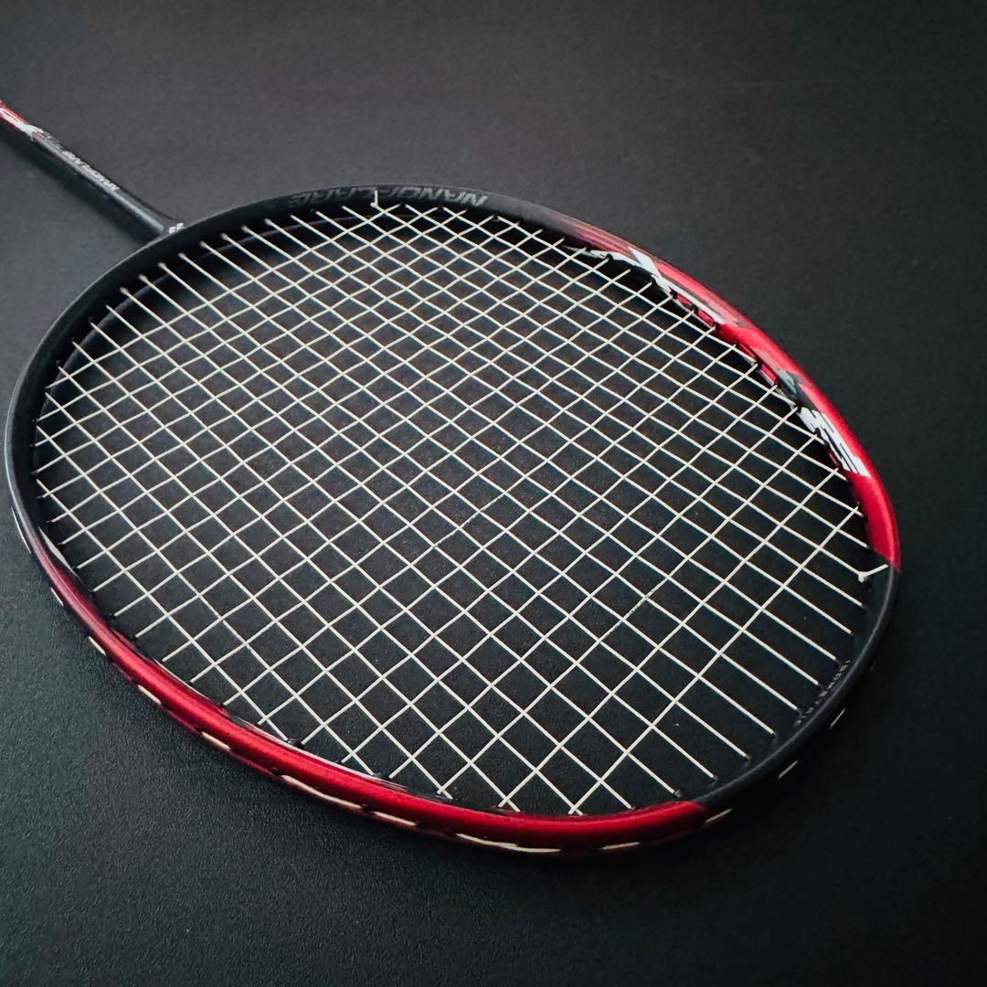 【美品】YONEX ナノフレア700 バドミントンラケット 5UG6