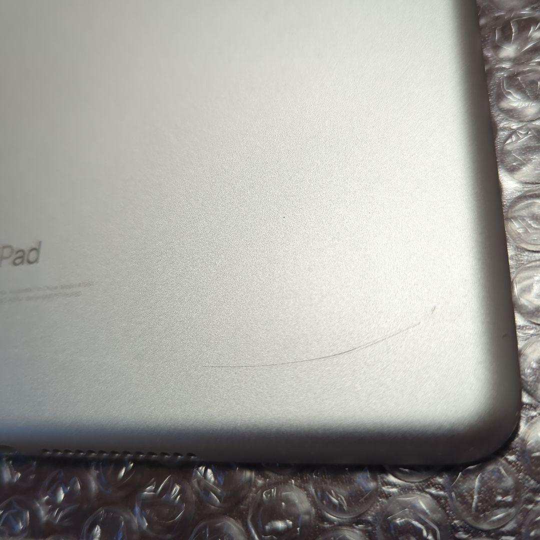 Apple iPad (第6世代) 本体　au