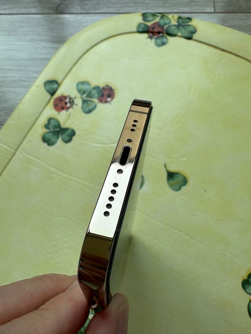 美品 iPhone 12 Pro ゴールド 256GB 本体