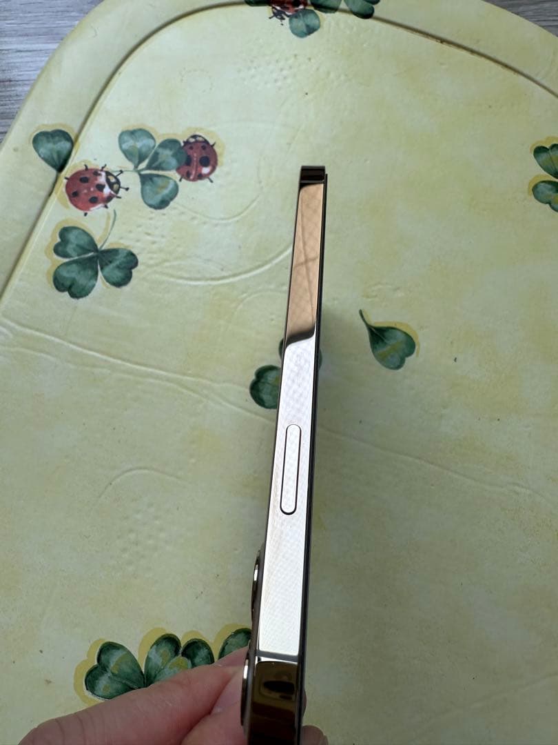 美品 iPhone 12 Pro ゴールド 256GB 本体