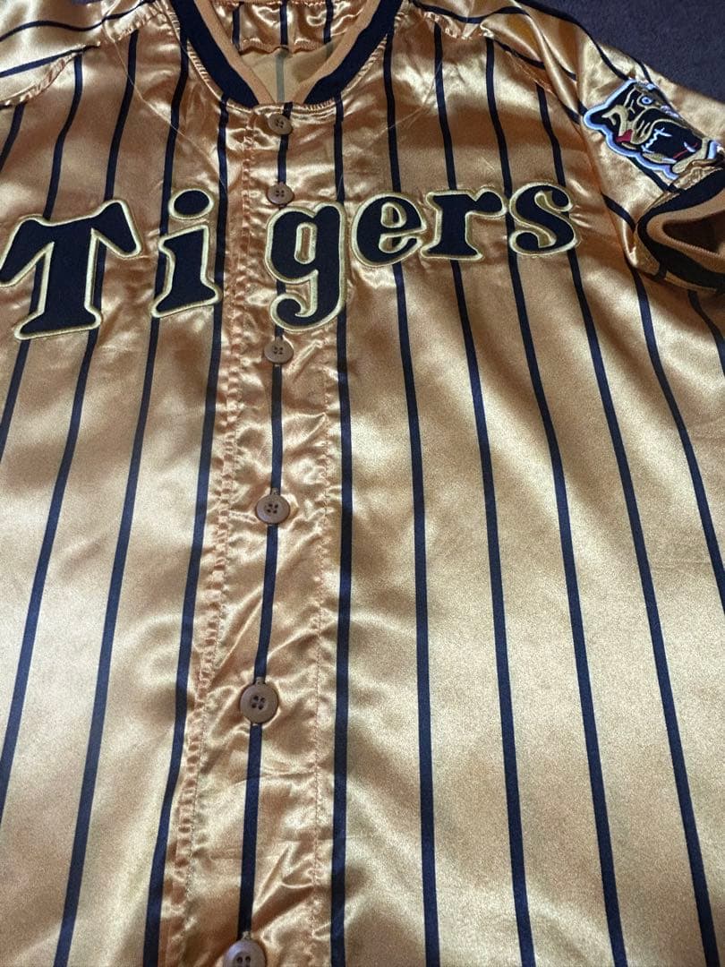 【希少】阪神タイガース猛虎列伝全巻購入者特典ゴールドレアユニフォーム