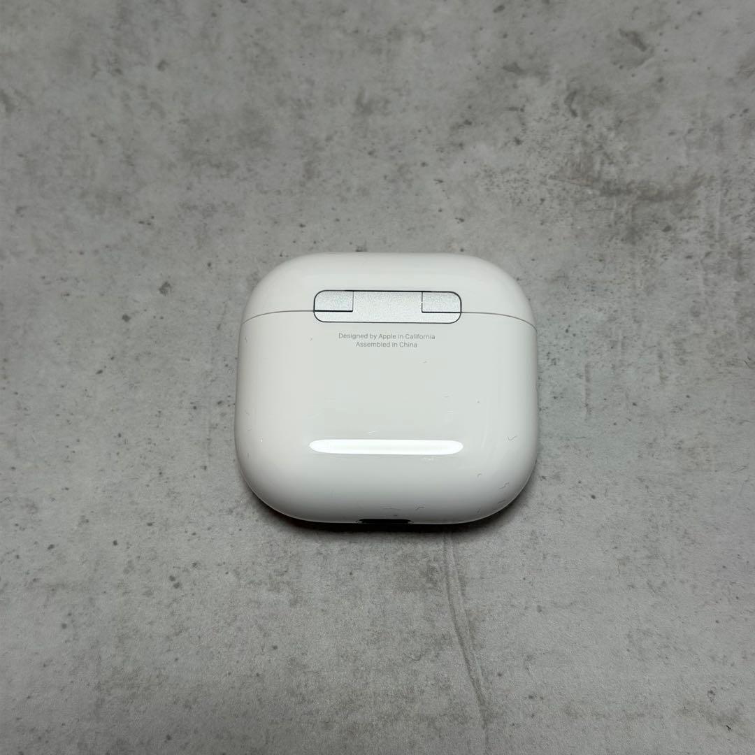 【極美品】AirPods4