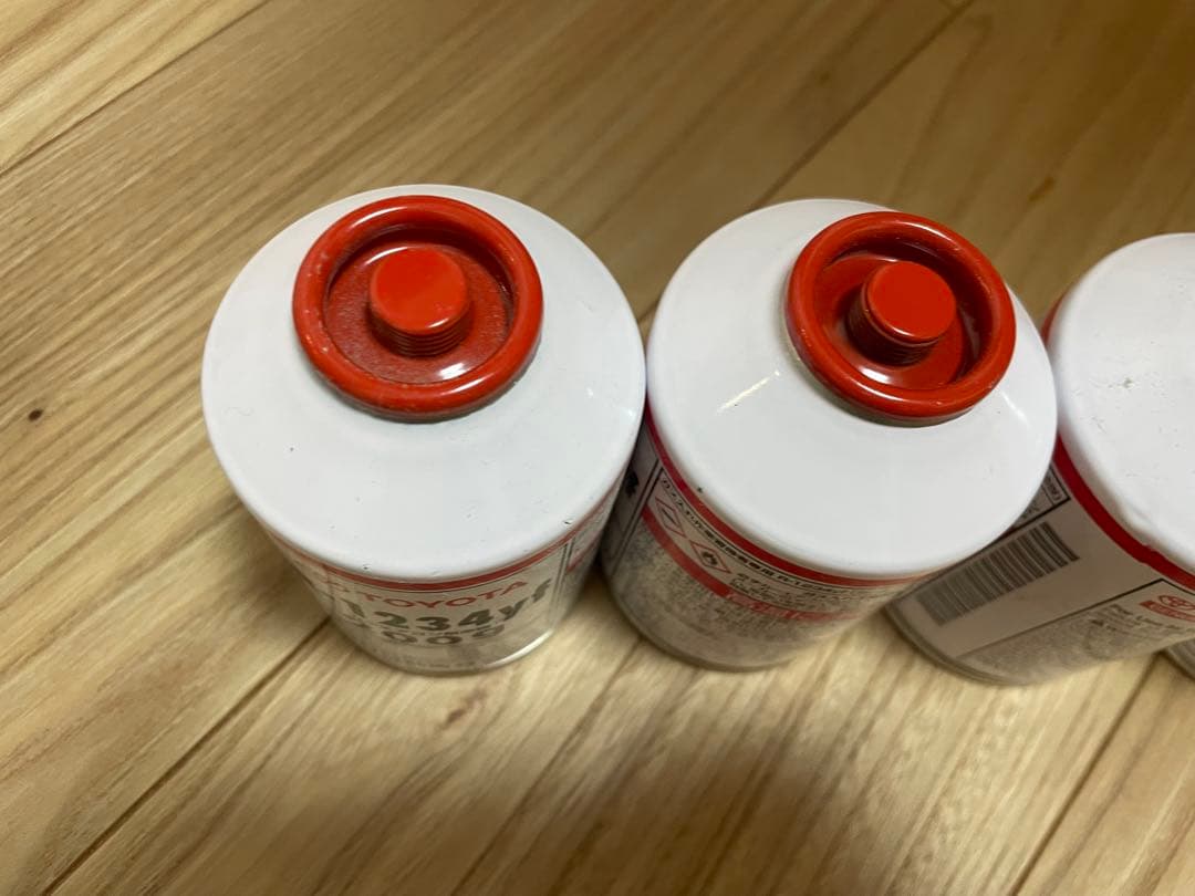 TOYOTA純正　エアコンガス4本セット