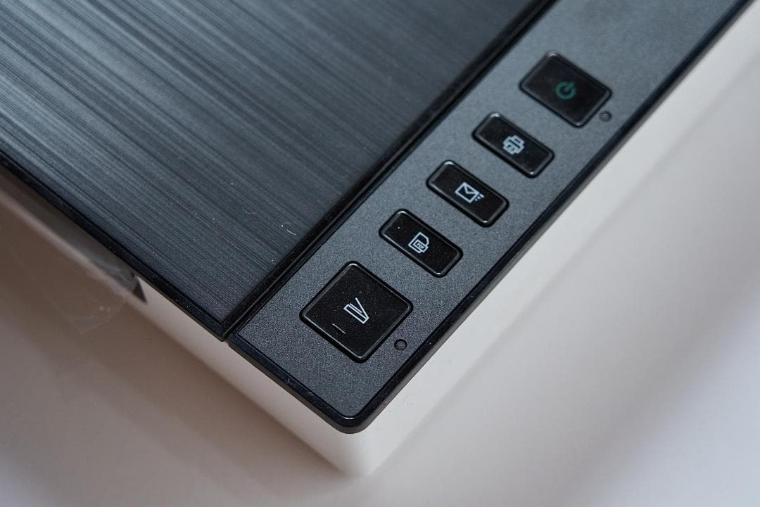 サンワサプライ　フラットベッドスキャナー A4対応 薄型