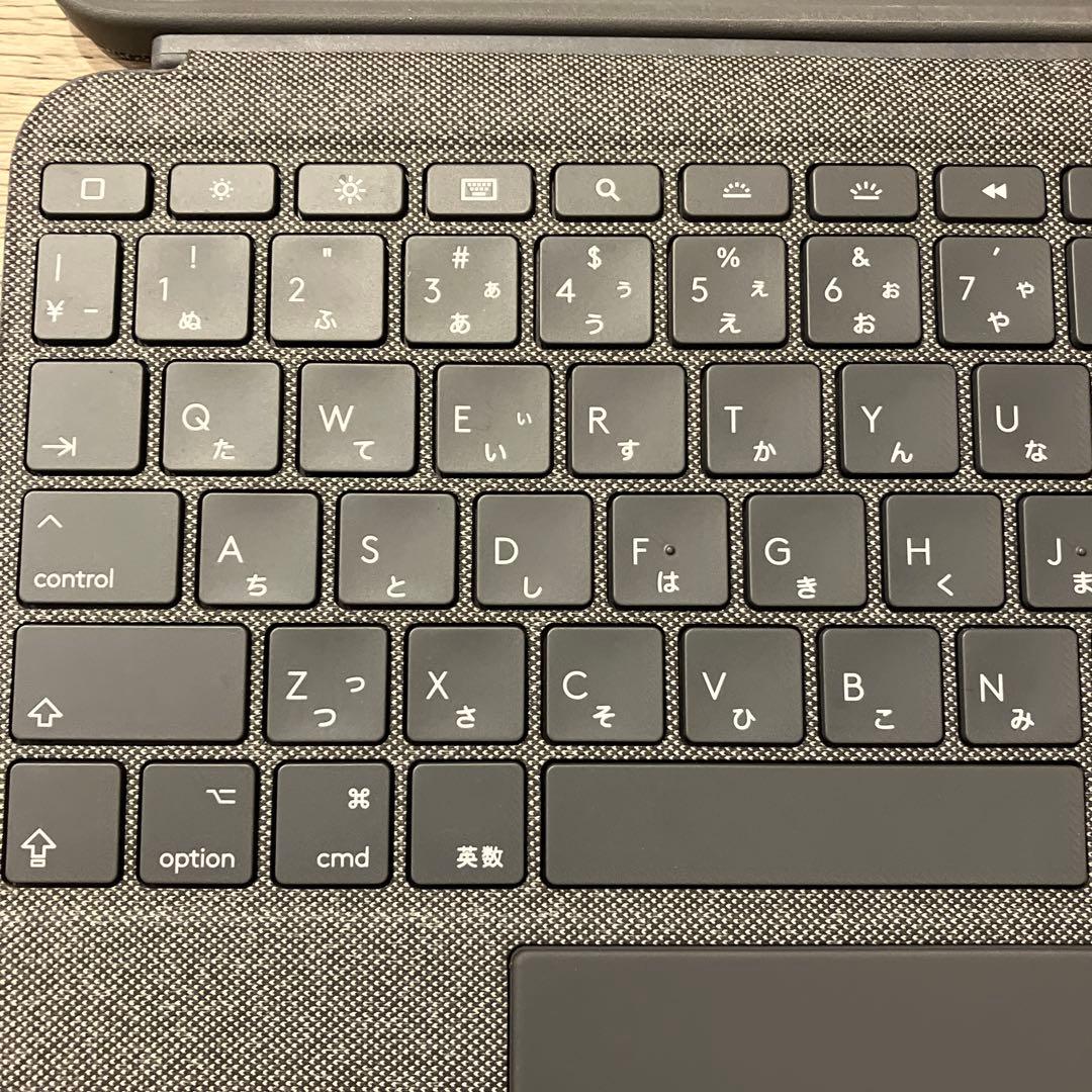 iPad Air第5世代 logicool combo touchケース