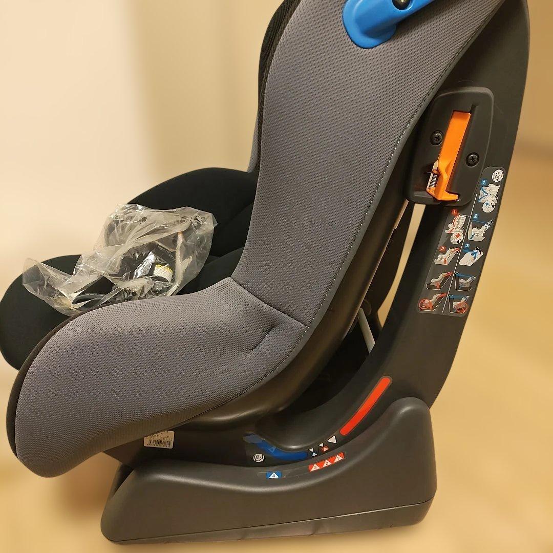 【美品】Combi 車用チャイルドシート 黒/グレー