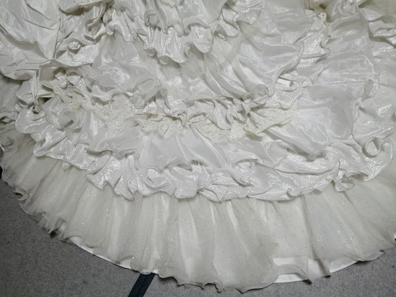 [356] ウエディングドレス ９～１３号サイズ ブランド品 中古