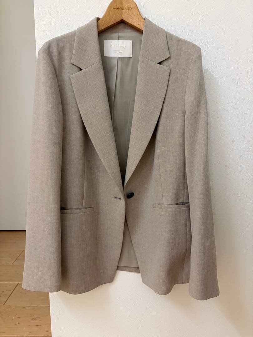 今季完売品★トゥモローランド Ballsey テーラードジャケット ベージュ