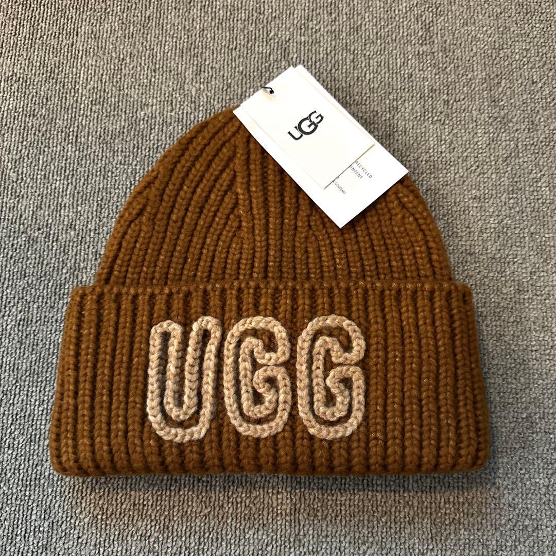 UGG ビーニー ニット帽 ビッグロゴ チャンキー クラフテッド リブ ビーニー
