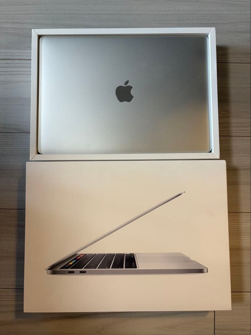 美品箱ありMacBook Pro 2020 13インチ i5 512GBシルバー