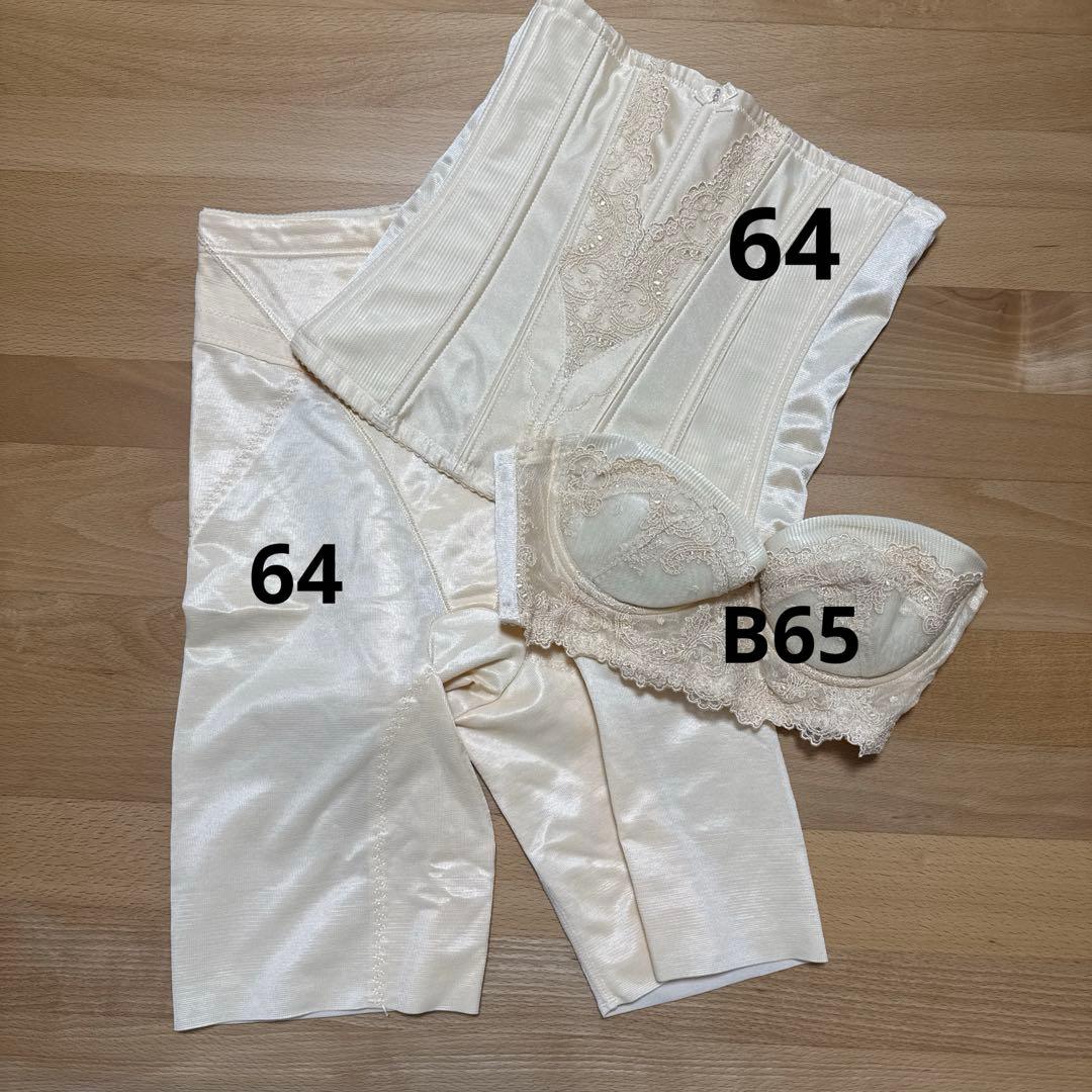 フォーシスカンパニー　ブライダルインナー