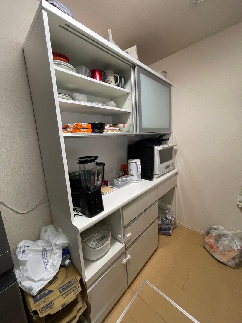 カップボード　キッチンボード　食器棚