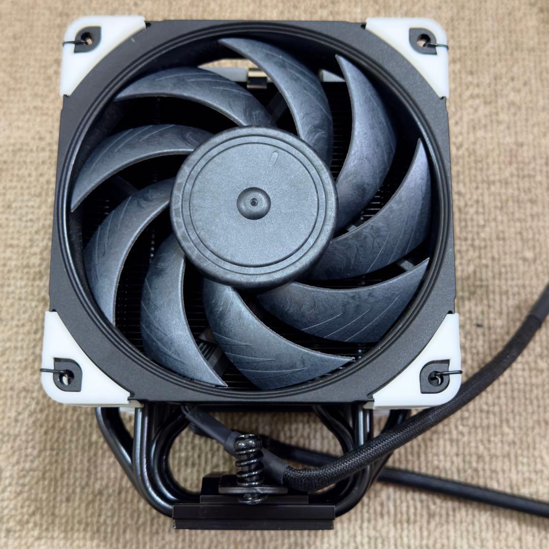 Noctua NH-U12A chromax.black カスタムパーツ付き