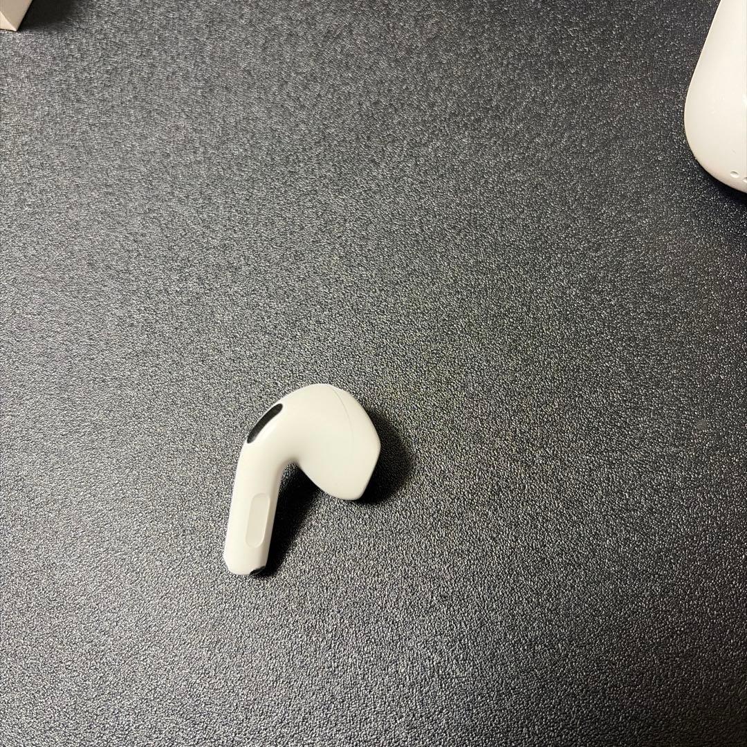 Apple Airpods 第4世代　ANC搭載　ノイズキャンセリング付き