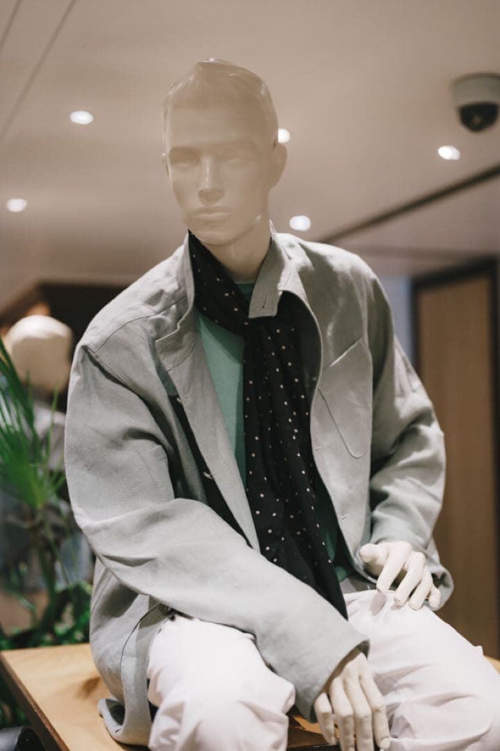 Holliday & Brown ウールシルク ドット ストール　ブラック