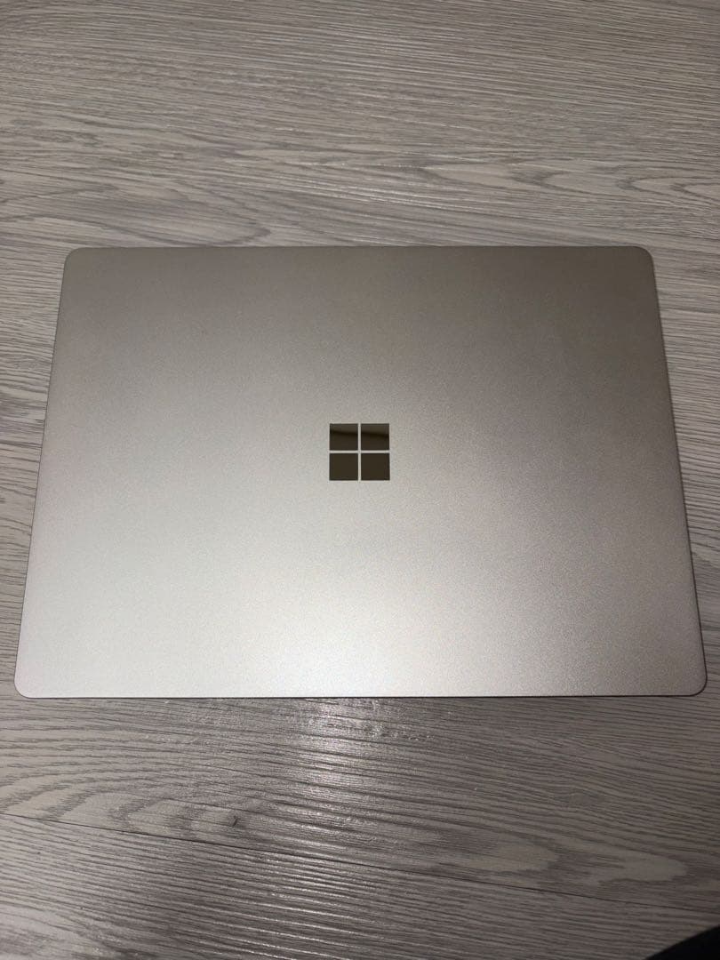 Microsoft Surface Laptop Go シルバー