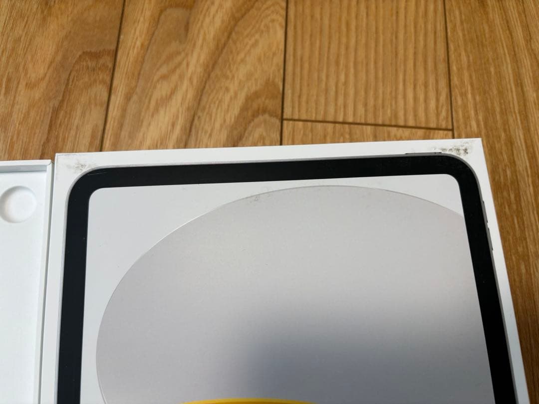 iPad (A16) 128GB シルバー wifi画面フィルム貼付け済み